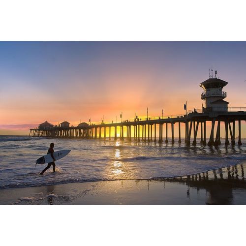 Huntington Beach Pier - Surfer