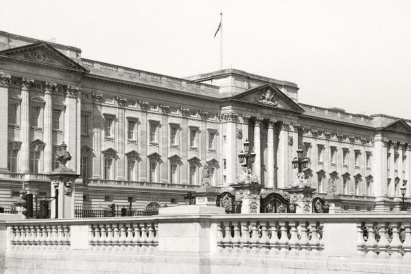 Buckingham Palace BandW