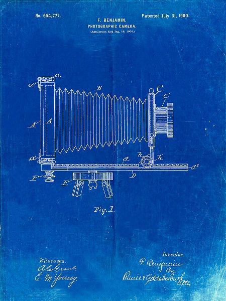 Borders, Cole 아티스트의 PP985-Faded Blueprint Photographic Camera Patent Poster작품입니다.