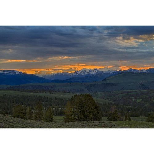Galloimages Online 아티스트의 Yellowstone Sunrise작품입니다.