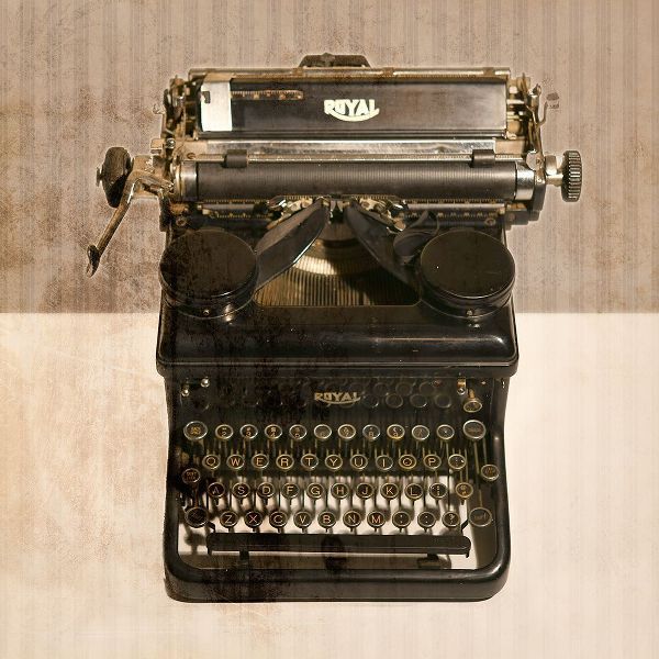 LightBoxJournal 아티스트의 Typewriter 02 Royal작품입니다.