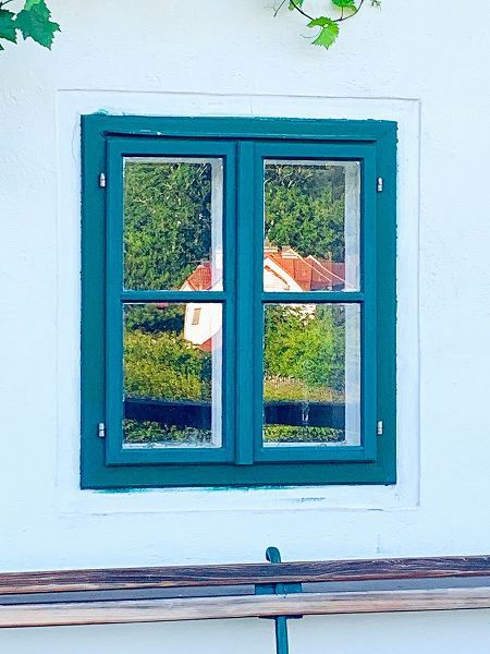 Susan Vizvary Photography 아티스트의 House in the Window작품입니다.