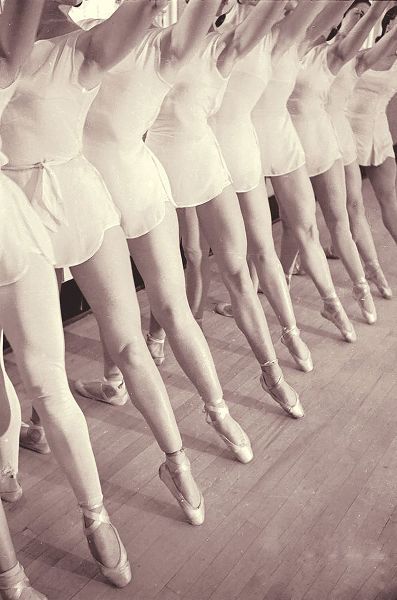Vintage Apple Collection 아티스트의 Ballet작품입니다.
