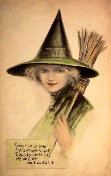 Vintage Apple Collection 아티스트의 Halloween Beautiful Green Witch.tif작품입니다.