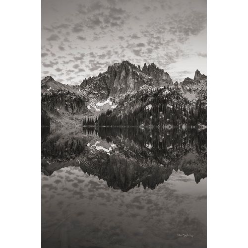 Majchrowicz, Alan 아티스트의 Baron Lake Monte Verita Peak Sawtooh Mountains I BW작품입니다.