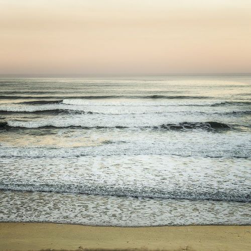 Poinski, Dianne 아티스트의 Serenity by the Sea I 작품