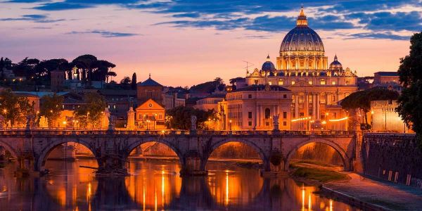 Night view at St. Peters cathedral, Rome