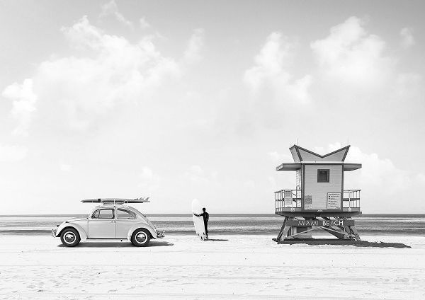 Gasoline Images 아티스트의 Waiting for the Waves-Miami Beach - BW 작품