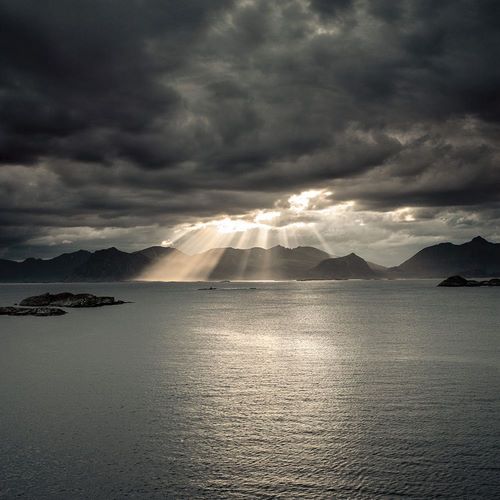 Frank, Assaf 아티스트의 Sunset of Norwegian fjord-Lofoten-Norway 작품
