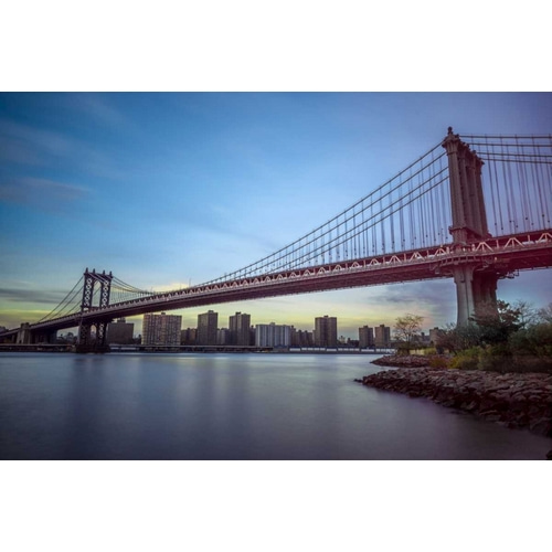 Manhattan Bridge over east river, New York