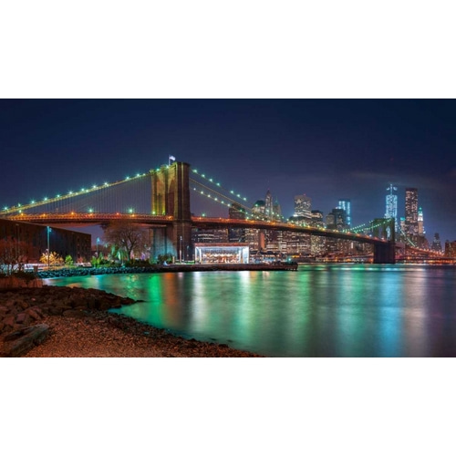 Evening shot of Brooklyn Bridge and Lower Manhattan skyline, New York