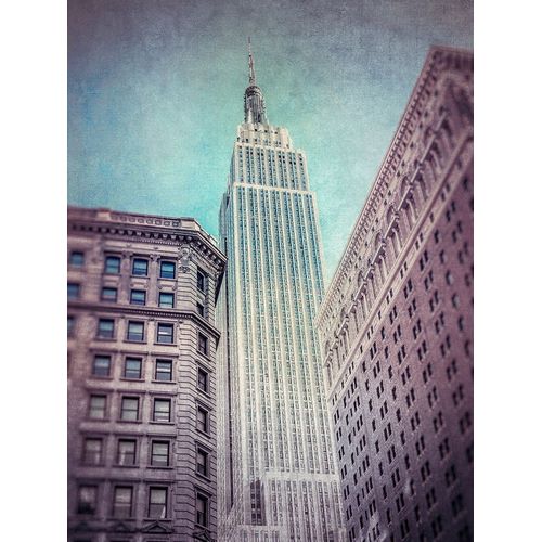 Frank, Assaf 아티스트의 Low angle shot of a Empire State building - New York 작품