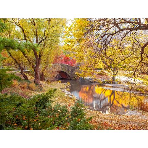 Gapstow bridge in autumn-Central Park-New York city