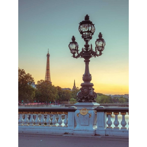 Street light on a bridge with Eiffel Tower in bakcground, Paris, France
