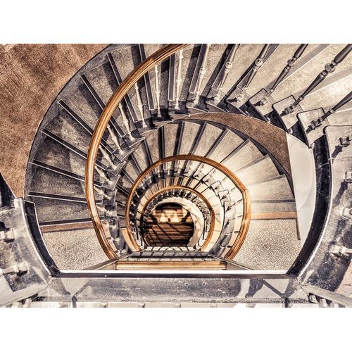 Frank, Assaf 아티스트의 Spiral staircase from above in a building-Birmingham-UK 작품