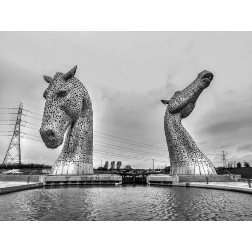 The kelpies horse statue at the Helix park in Falkirk , Scotland