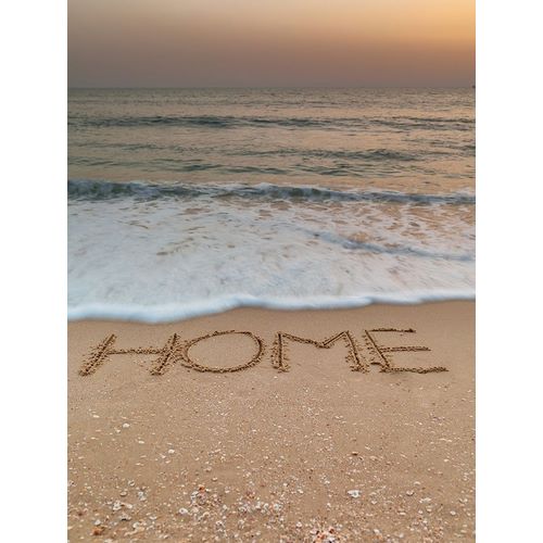 Frank, Assaf 아티스트의 Sand writing - Word Home written on beach 작품