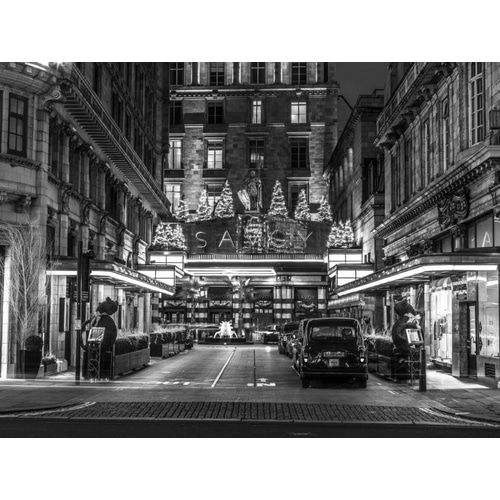 Black and white shot of London city street