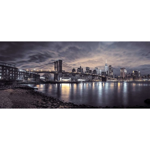 Brooklyn Bridge and Manhattan skyline, New York