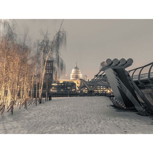 Frank, Assaf 아티스트의 St Pauls Cathedral and Millennium Bridge in snow-London-UK 작품