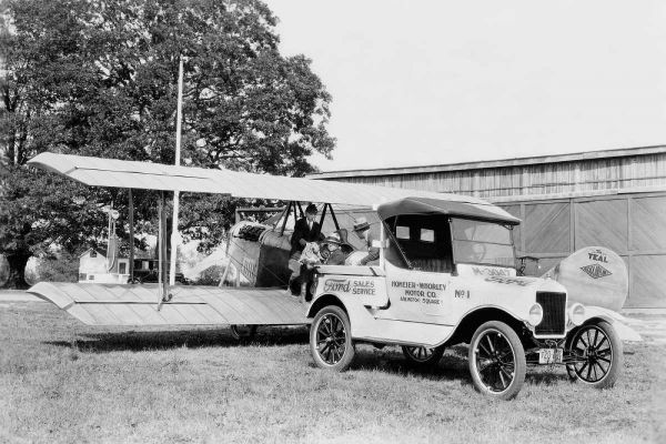 Ford Towing Plane