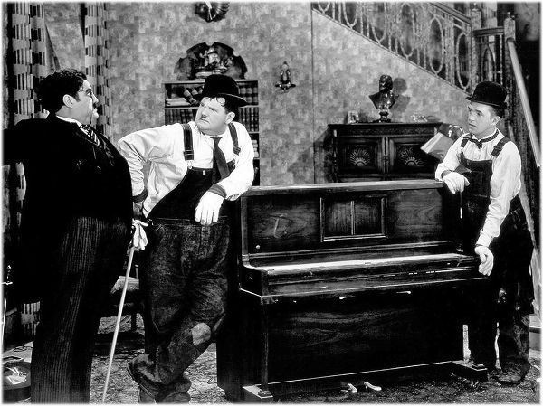 Laurel and Hardy - Music Box The, 1932