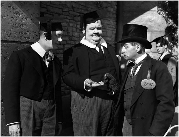 Laurel and Hardy - A Regular Scout 1926