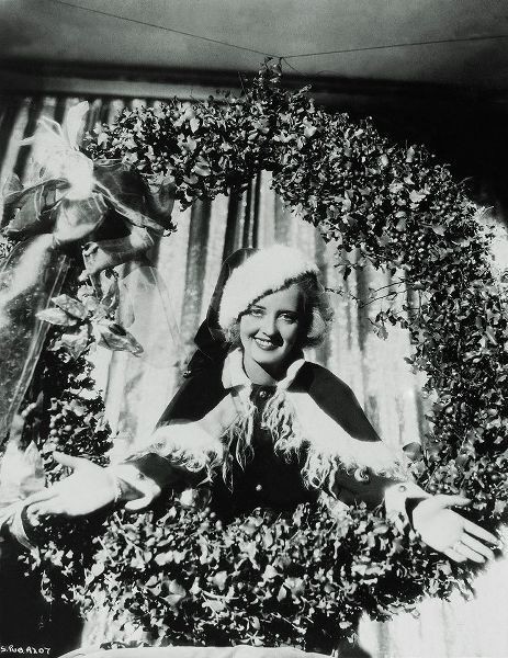 Bette Davis Christmas Wreath