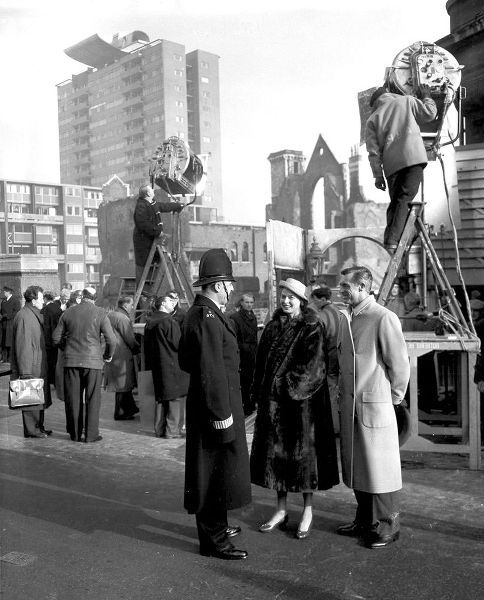 Cary Grant and Ingid Bergman in London