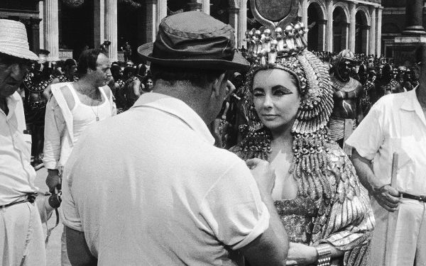 Behind the Scenes - Elizabeth Taylor - Cleopatra