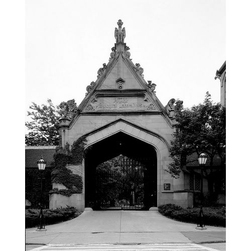 Entry gate to the University of Chicago Illinois