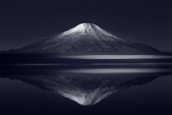 Suzuki, Takashi 아티스트의 Reflection Mt. Fuji작품입니다.