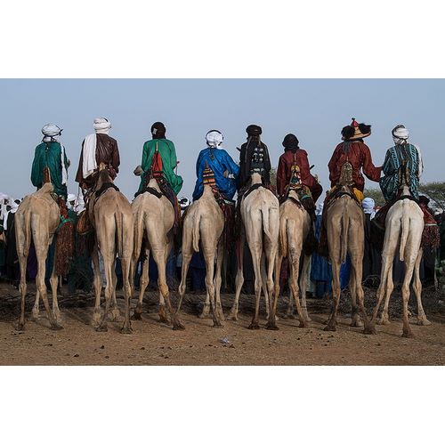 Inazio Kuesta, Joxe 작가의 Watching The Gerewol Festival From The Camels - Niger 작품