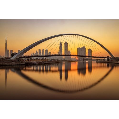 Shamaa, Mohammed 작가의 Sunrise At The Dubai Water Canal 작품