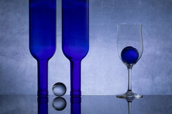 Yakubovitch, Azriel 작가의 Blue Glass #4 작품