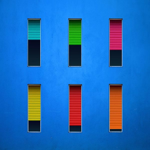 Novillo, Alfonso 아티스트의 Colorful Windows작품입니다.