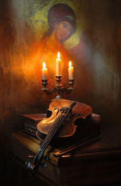 Morozov, Andrey 아티스트의 Still Life With Violin And Angel작품입니다.