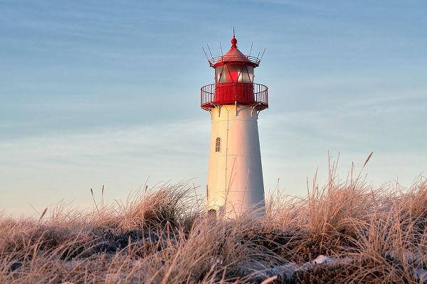 Balzer, Bodo 아티스트의 Lighthouse On Winter Morning작품입니다.