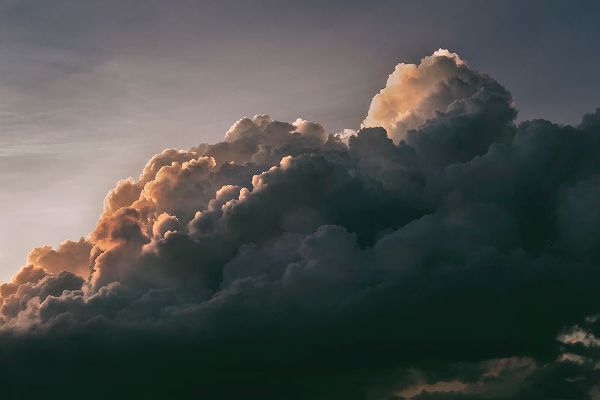 Mossholder, Tim 아티스트의 Dramatic Clouds작품입니다.