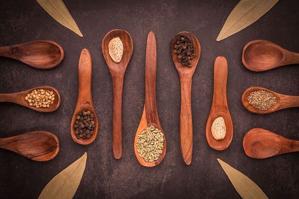 Dhuper, Sumit 아티스트의 Spoons a Spices작품입니다.