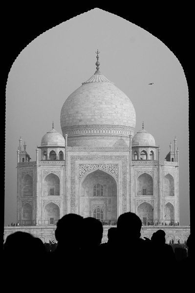 Raif, Joshua 아티스트의 First sight of the Taj Mahal작품입니다.