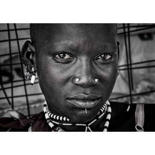 Inazio Kuesta, Joxe 아티스트의 Larim Tribe Woman - South Sudan작품입니다.