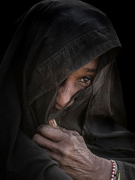 Molina, Elena 아티스트의 Mbororo Tribe Elder작품입니다.