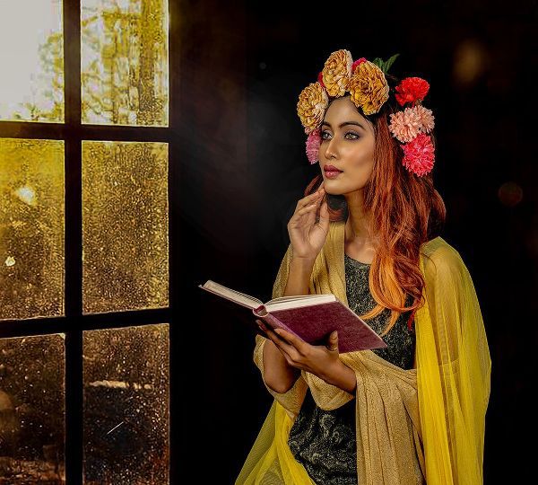 Chattopadhyay, Debasish 아티스트의 Lady By The Window작품입니다.