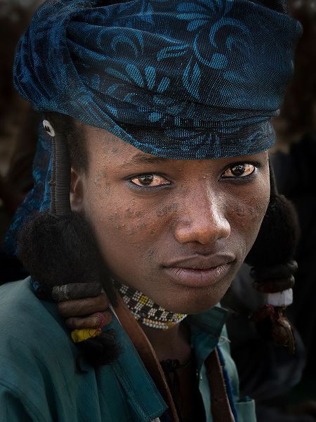 Molina, Elena 아티스트의 Fulani Boy At Niergui Refugee Camp-Tchad작품입니다.