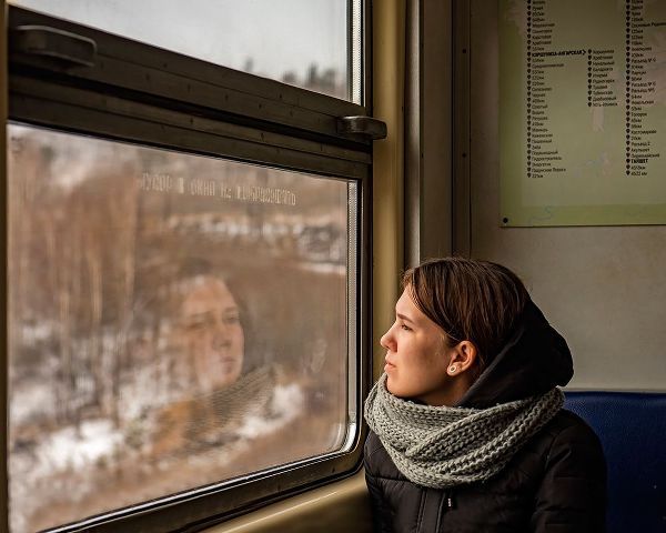 Golani, Aharon 아티스트의 Lady In A Train작품입니다.