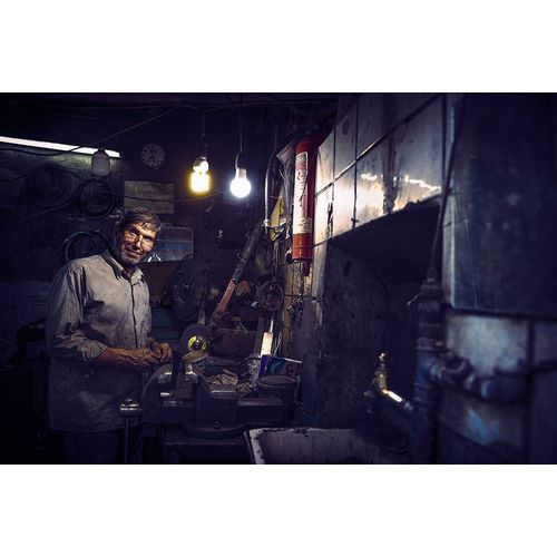 Tagliarino, Marco 아티스트의 Night Worker In Teheran작품입니다.