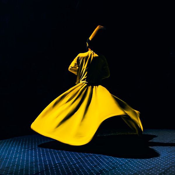 Ragab, Hesham 아티스트의 Yellow breaks darkness작품입니다.