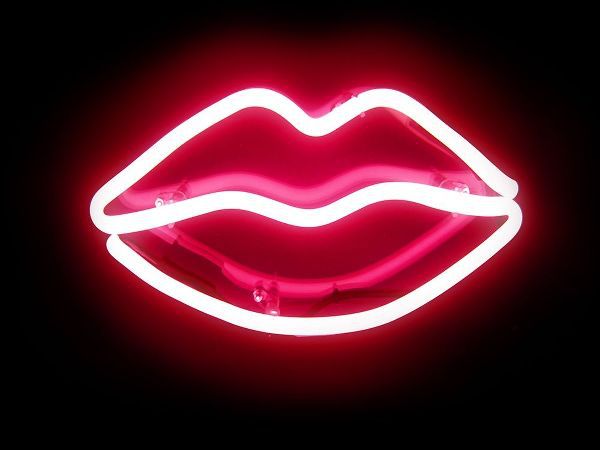 Neon Lips RB