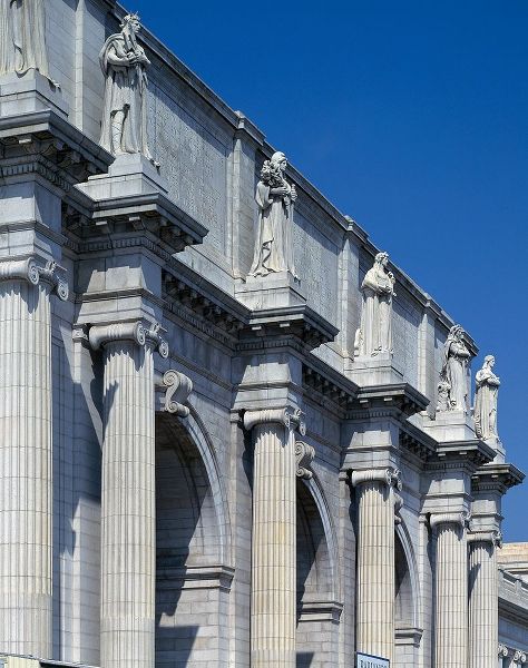 Union Station facade and sentinels, Washington, D.C.